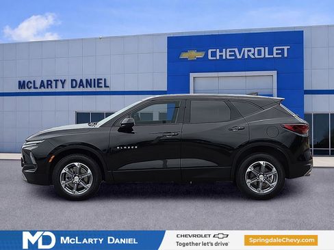 Used 2025 Chevrolet Blazer LT AWD/4WD image 3
