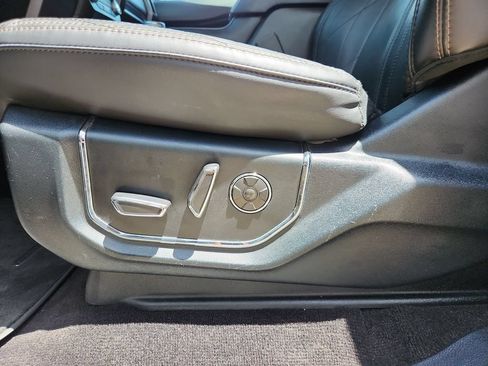 Used 2021 Ford Expedition Platinum RWD image 4