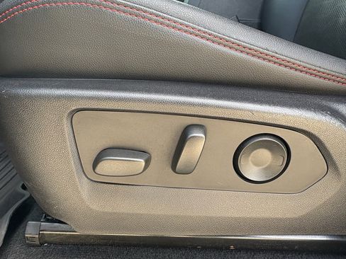 Used 2023 Chevrolet Colorado Z71 w/ Z71 Convenience Package 2 image 28