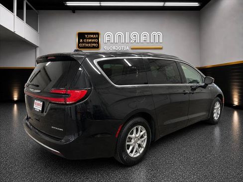 Certified 2022 Chrysler Pacifica Touring-L FWD image 17