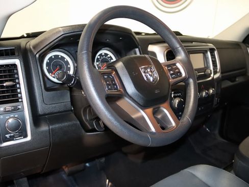 Used 2022 RAM 1500 Classic SLT image 35