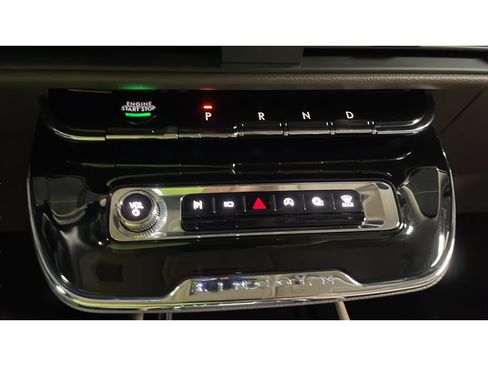 Used 2024 Lincoln Corsair AWD w/ Towing Package image 14