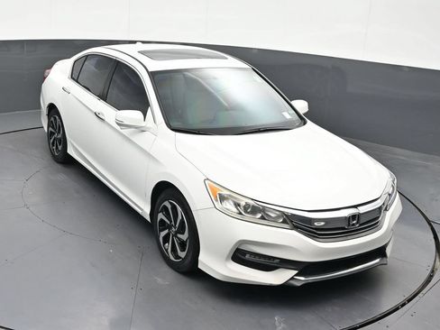 Used 2017 Honda Accord EX image 22