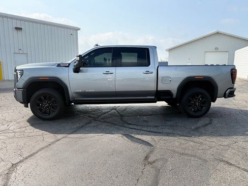 Used 2024 GMC Sierra 2500 AT4 w/ AT4 Premium Plus Package AWD/4WD image 5