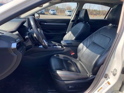 Used 2023 Nissan Altima 2.5 SR AWD/4WD image 16