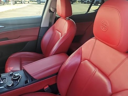 Used 2019 Alfa Romeo Stelvio AWD image 12