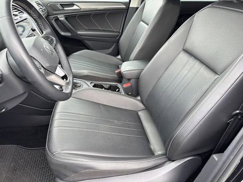 Certified 2023 Volkswagen Tiguan SE image 38
