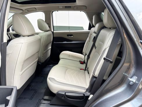 Used 2022 Nissan Pathfinder Platinum w/ Lighting Package (N93) FWD image 42