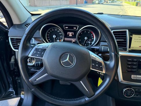Used 2014 Mercedes-Benz GL 450 4MATIC w/ Lighting Package image 18