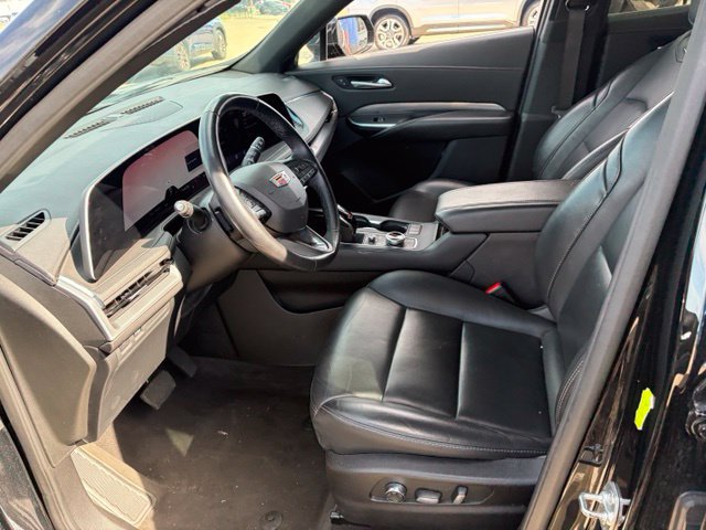 Used 2025 Cadillac XT4 Premium Luxury FWD image 6