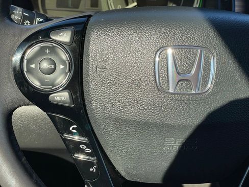 Used 2017 Honda Accord Touring image 15