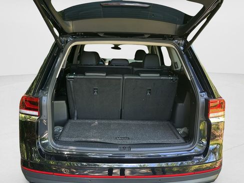 Used 2025 Volkswagen Atlas SE image 9