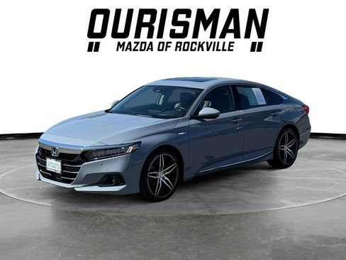 Used 2022 Honda Accord Touring image 2