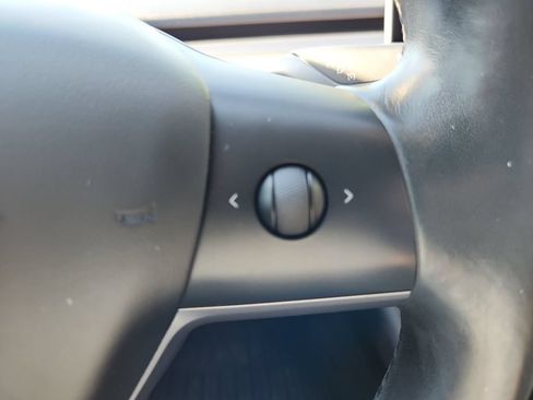 Used 2018 Tesla Model 3 Long Range RWD image 16