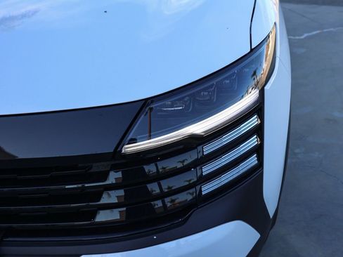 Used 2026 Nissan Kicks SV w/ Charging Package image 10