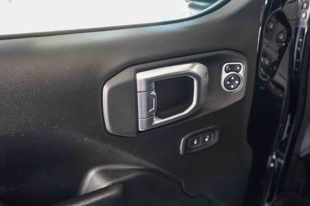 Used 2022 Jeep Wrangler Unlimited Sport AWD/4WD image 23