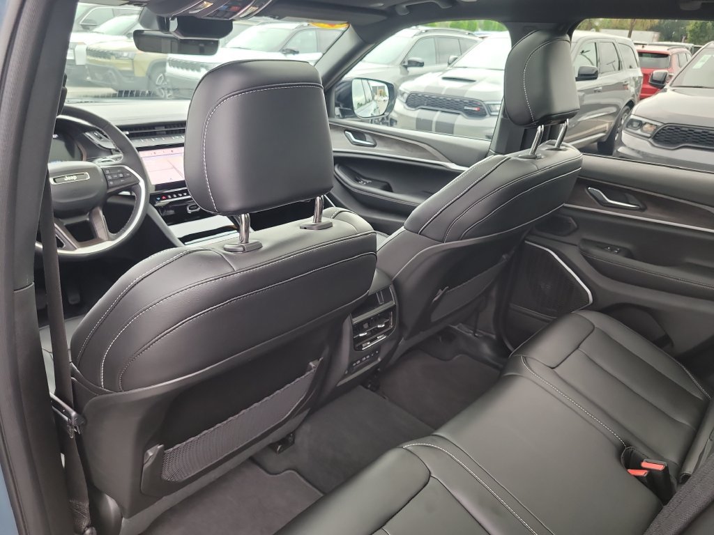 Certified 2026 Jeep Grand Cherokee Limited w/ Limited Altitude Package AWD/4WD image 12