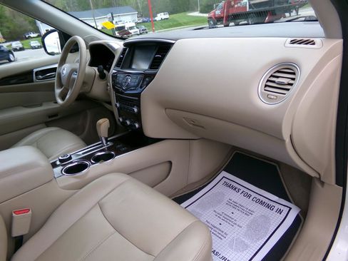 Used 2015 Nissan Pathfinder SL w/ SL Tech Package FWD image 24