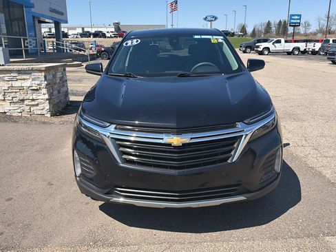 Used 2022 Chevrolet Equinox LT image 2