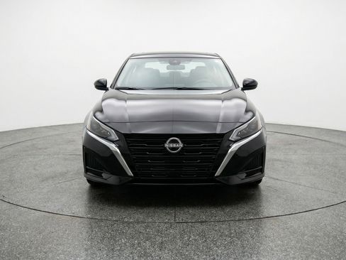 Used 2025 Nissan Altima 2.5 SV image 2