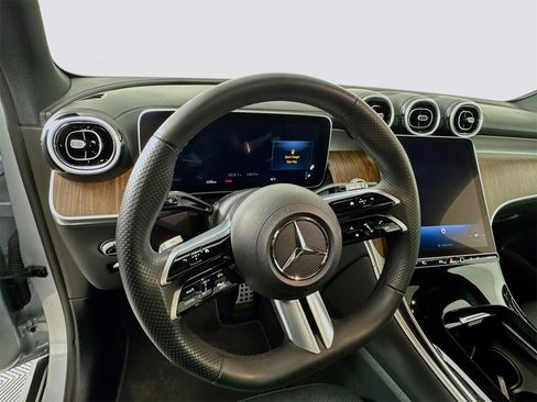 Used 2023 Mercedes-Benz GLC 300 4MATIC image 9