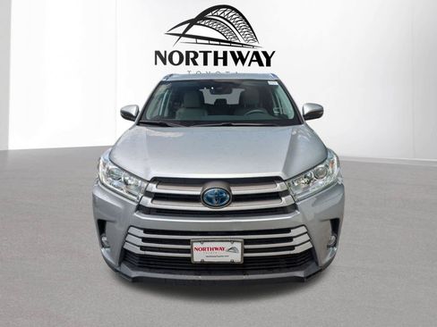Used 2019 Toyota Highlander XLE AWD/4WD image 8