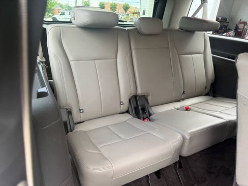 Used 2018 Ford Expedition Max XLT w/ Equipment Group 202A AWD/4WD image 13