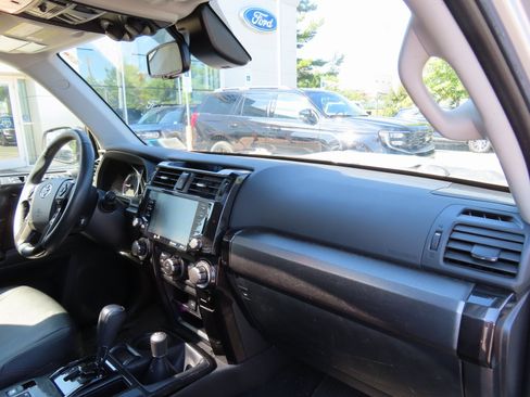 Used 2021 Toyota 4Runner Venture image 17