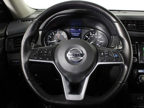 Certified 2020 Nissan Rogue SV w/ Premium Package image 9