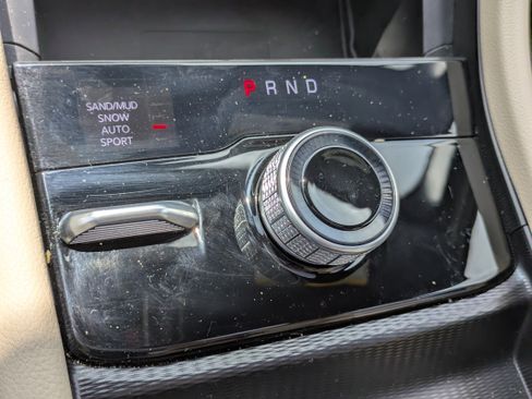 Used 2025 Jeep Grand Cherokee L Limited w/ Luxury Tech Group II AWD/4WD image 17