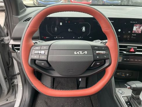 New 2026 Kia Sportage SX image 12