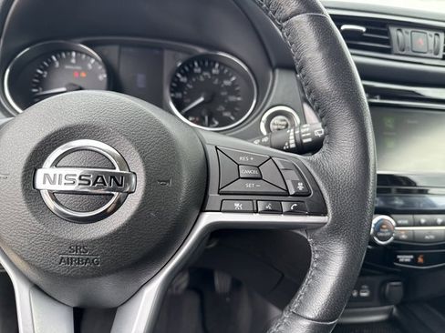 Used 2018 Nissan Rogue SL w/ Premium Package image 27