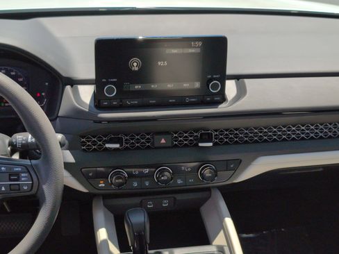 Used 2023 Honda Accord EX image 30