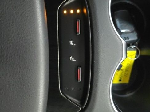 Certified 2021 Toyota Venza XLE image 26