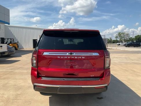 Used 2022 Chevrolet Suburban LT w/ Luxury Package AWD/4WD image 37
