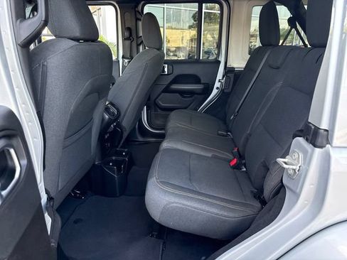Used 2024 Jeep Wrangler Unlimited Sahara AWD/4WD image 24