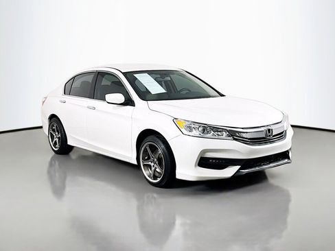 Used 2017 Honda Accord LX image 7