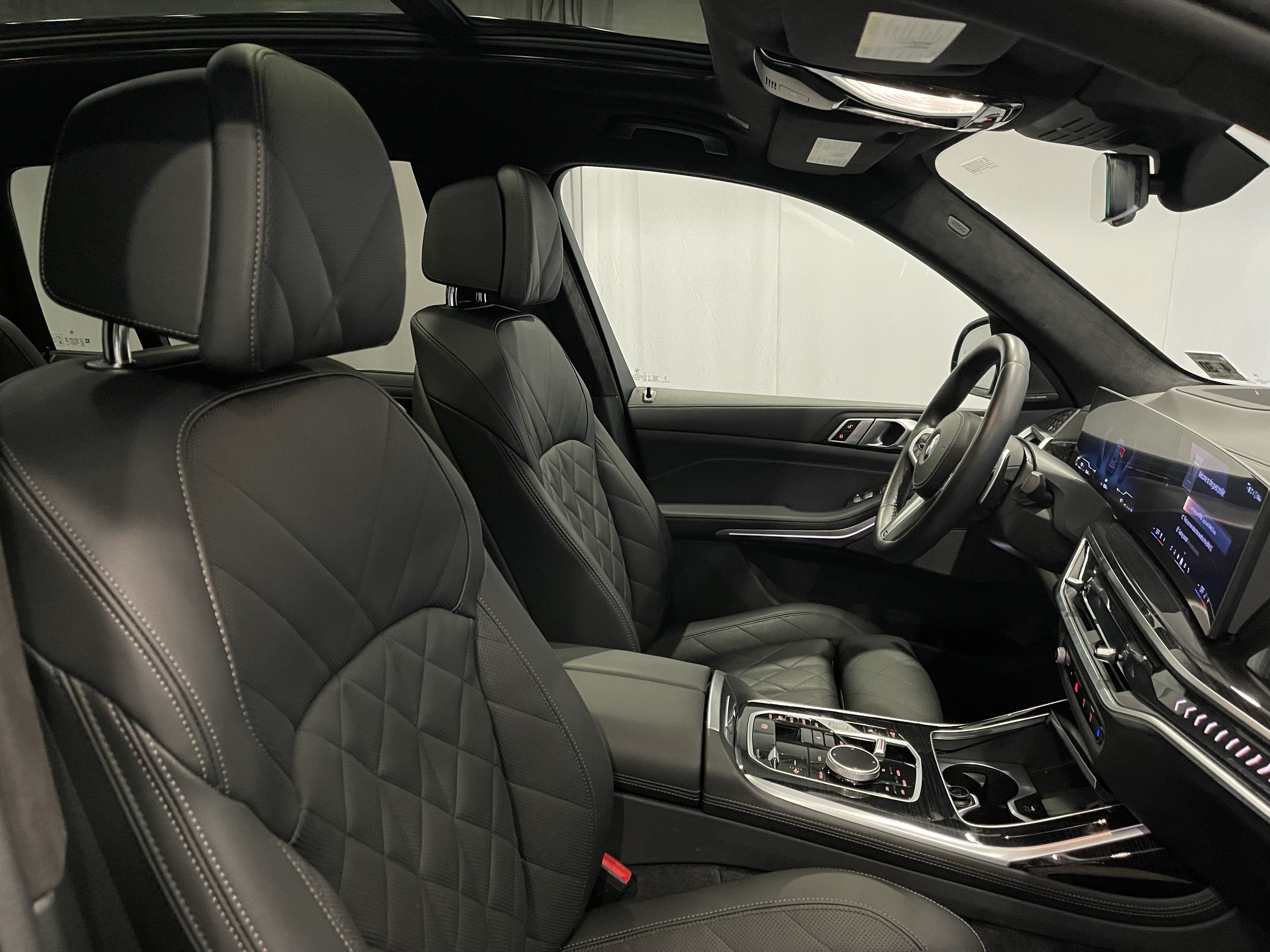 Certified 2025 BMW X7 xDrive40i w/ M Sport Package AWD/4WD image 15