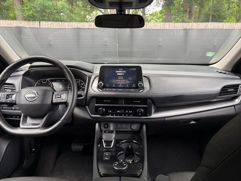 Used 2025 Nissan Rogue SV AWD/4WD image 35