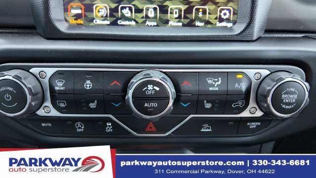 Used 2023 Jeep Gladiator Sport AWD/4WD image 19