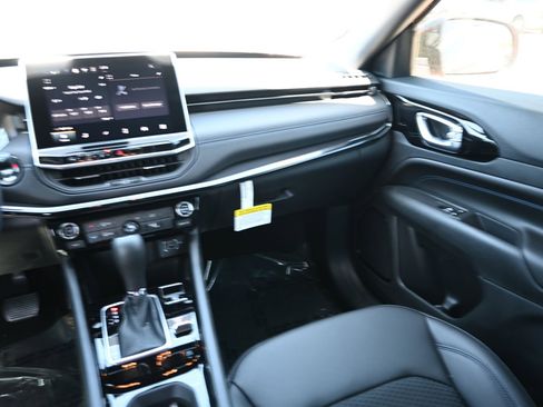 New 2026 Jeep Compass Latitude AWD/4WD image 16