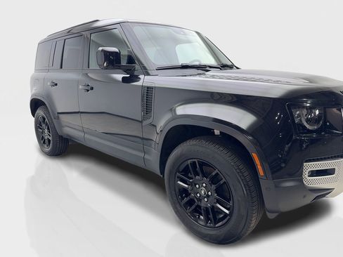 Used 2025 Land Rover Defender 110 S AWD/4WD image 12