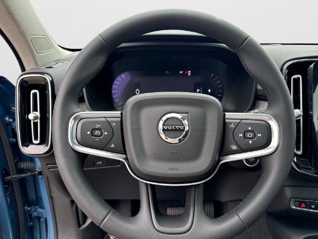 Certified 2024 Volvo XC40 B5 Core AWD/4WD image 14