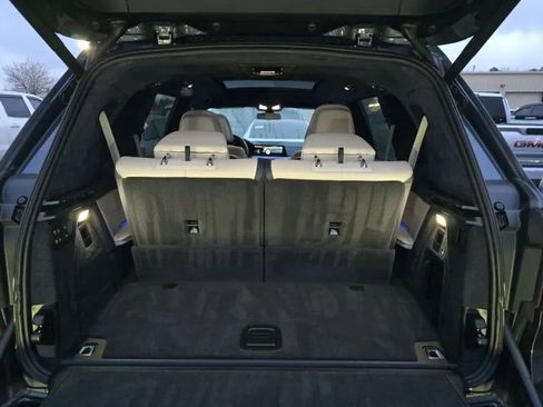 Used 2019 BMW X7 xDrive50i w/ Executive Package image 4