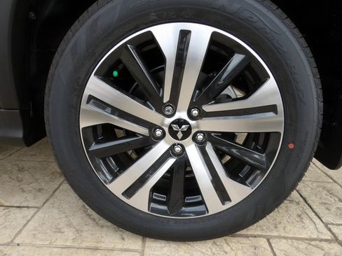 New 2025 Mitsubishi Outlander Sport SE image 10