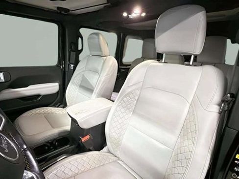 Used 2021 Jeep Wrangler Unlimited Sahara image 22