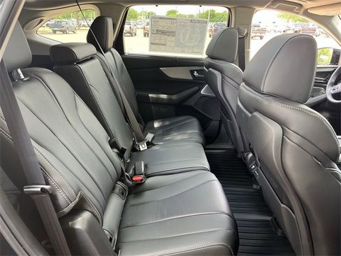 Certified 2025 Acura MDX FWD w/ Technology Package image 32