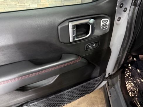 Used 2023 Jeep Wrangler Unlimited Rubicon w/ Cold Weather Group AWD/4WD image 12