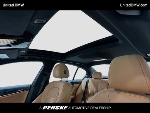 Used 2023 BMW 530i w/ Premium Package RWD image 12