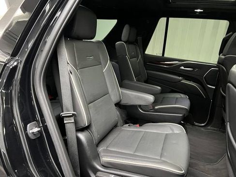 Used 2024 Cadillac Escalade Premium Luxury AWD/4WD image 18